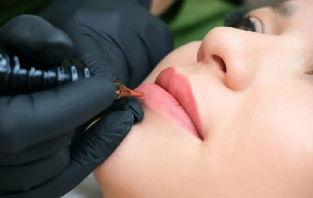 شید لب چیست؟ ( مراحل آن و نکات مهم )